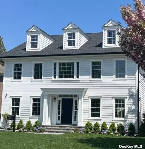 199 Whitehall Blvd, Garden City, NY 11530
