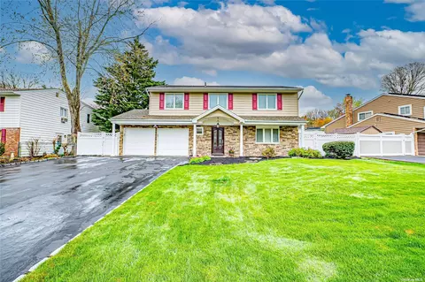 73 Ridge Rd, Smithtown, NY 11787