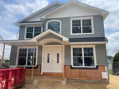 66 Broadway # A, Garden City Park, NY 11040
