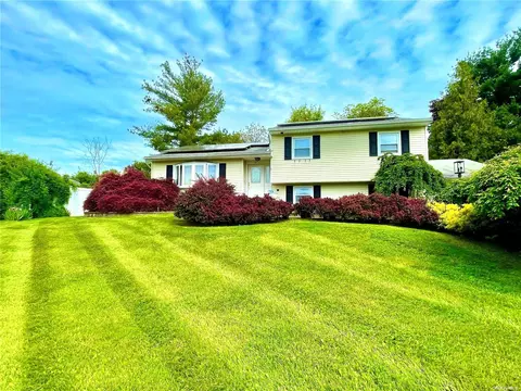 15 Congress Dr, Washingtonville, NY 10992