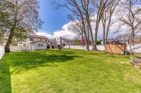 1585 Cornelius Ave, Wantagh, NY 11793