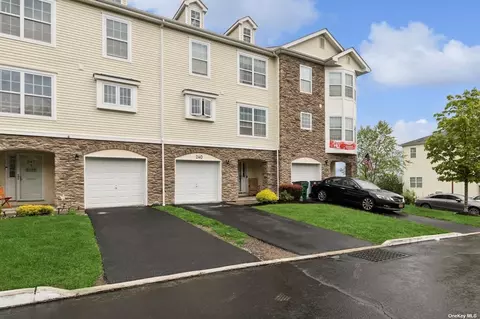 240 Orleans Rd #10-5, Newburgh, NY 12550