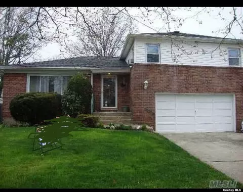 2123 Kenwood Pl, Bellmore, NY 11710