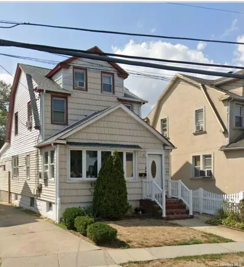32 East Ave, Valley Stream, NY 11580