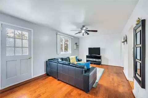 255-01 75th #H-2, Glen Oaks, NY 11004