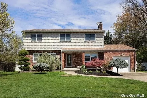 313 Everard St, Dix Hills, NY 11746