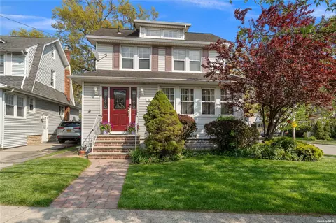 63 Emerson Pl, Valley Stream, NY 11580