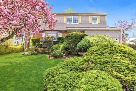 3818 Maple St, Seaford, NY 11783