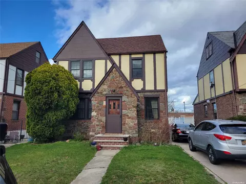 90-09 219th St, Queens Village, NY 11428
