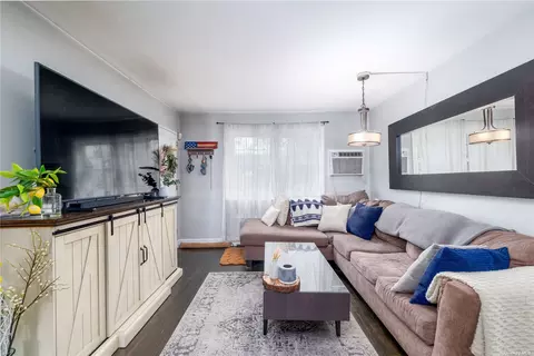 224-51 Kingsbury Ave #A, Oakland Gardens, NY 11364