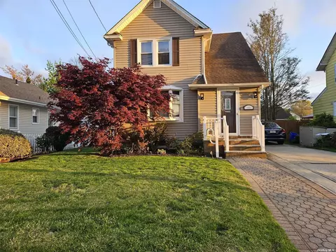 606 Baldwin Ave, North Baldwin, NY 11510