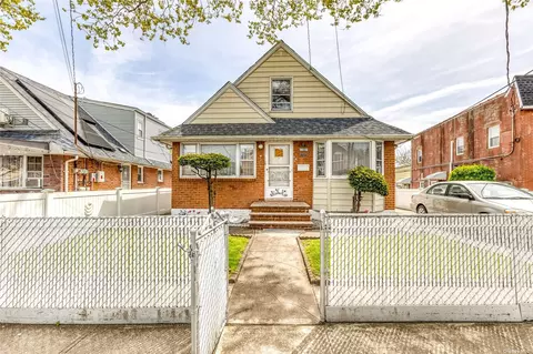 130-37 122nd Pl, South Ozone Park, NY 11420