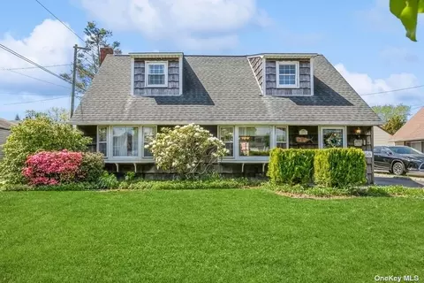 2488 5th St, East Meadow, NY 11554