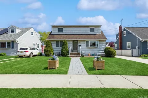 3047 Fortesque Ave, Oceanside, NY 11572