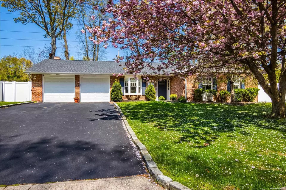  77 Katherine St, Port Jefferson Station, NY 11776 photo 1