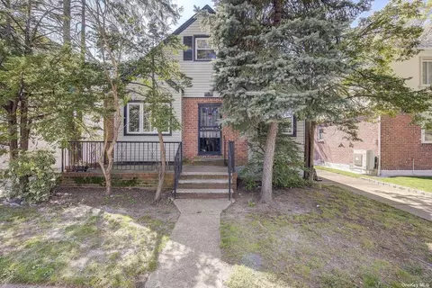 77-32 168th St, Flushing, NY 11366