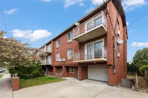 25-05 124th St, Flushing, NY 11354