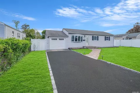 167 4th Ave, West Babylon, NY 11704