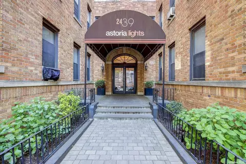 24-39 38 St #B6, Astoria, NY 11103