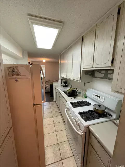 84-39 153rd Ave #2K, Howard Beach, NY 11414