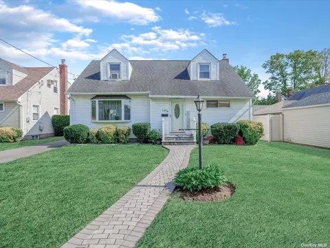 280 Wheeler Ave, Valley Stream, NY 11580