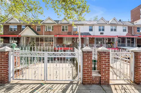 32-05 69th St, Woodside, NY 11377