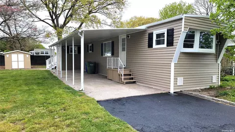 72 Revere Dr, Bohemia, NY 11716