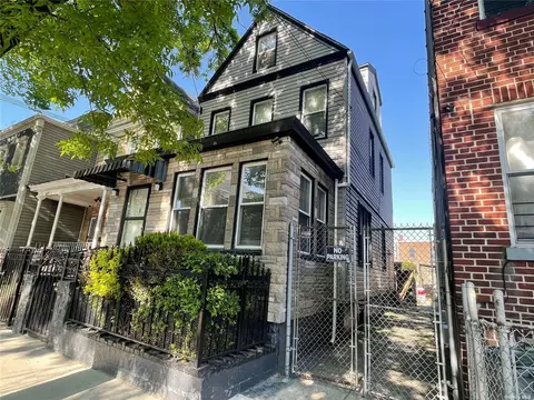 33-37 101st St, Corona, NY 11368