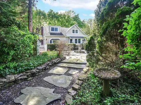 184 Carpenter Ave, Sea Cliff, NY 11579