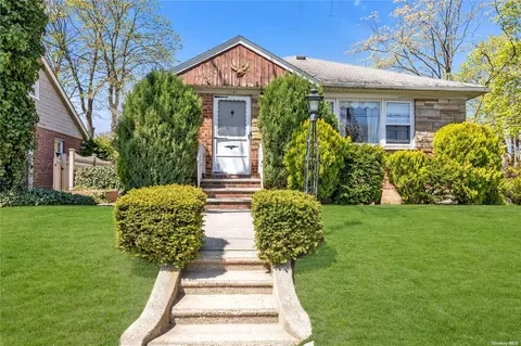 22-04 157th St, Whitestone, NY 11357