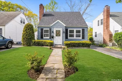 49 Marino Ave, Port Washington, NY 11050
