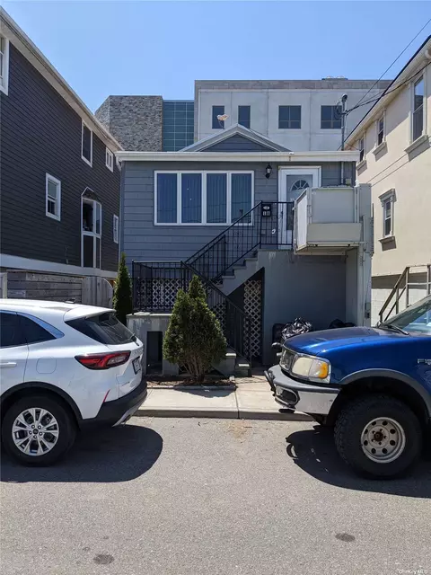 18 W 9th Rd, Broad Channel, NY 11693