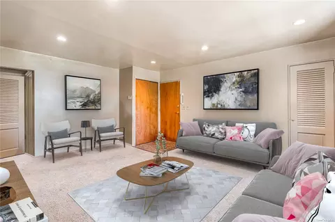 5849 246 Cres #2, Douglaston, NY 11362