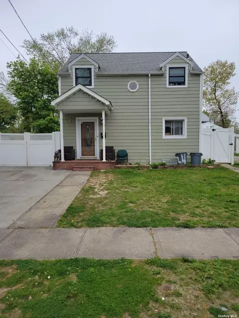 24 W Pennywood Ave, Roosevelt, NY 11575