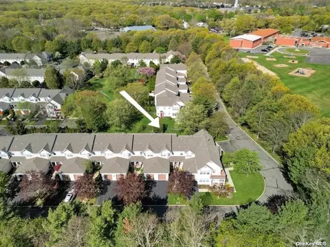 67 Commodore Cir #67, Port Jefferson Station, NY 11776