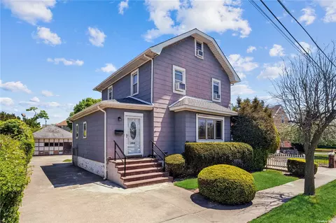 296 Lincoln Pl, Lawrence, NY 11559