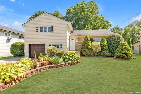 1810 Chaladay Ln, East Meadow, NY 11554