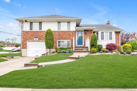 2511 Howard Rd, North Bellmore, NY 11710