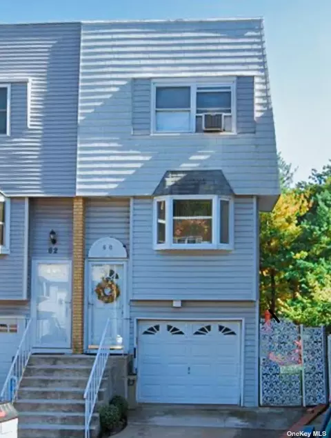 60 Daffodil Ct, Staten Island, NY 10312