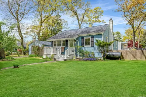 1 Ethel St, Patchogue, NY 11772