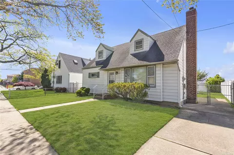 87-12 159th Ave, Howard Beach, NY 11414