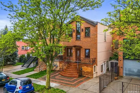 53-30 61st St, Maspeth, NY 11378