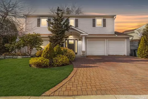 3014 Cheryl Rd, Merrick, NY 11566