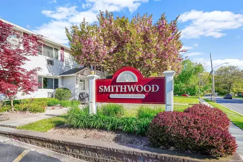 211 Terry Rd #15B, Smithtown, NY 11787