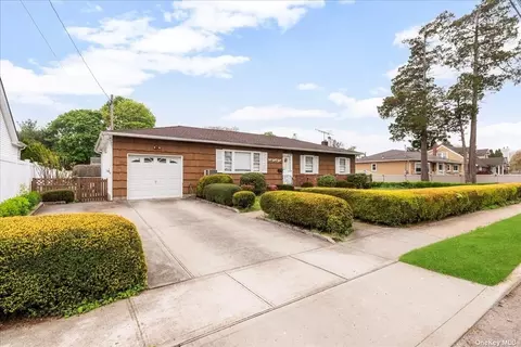 133 Floral Ave, Bethpage, NY 11714