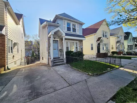 104-42 199th St, Saint Albans, NY 11412