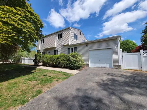 171 Parkside Ave, Miller Place, NY 11764