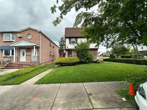 61-25 Utopia Pkwy, Flushing, NY 11365