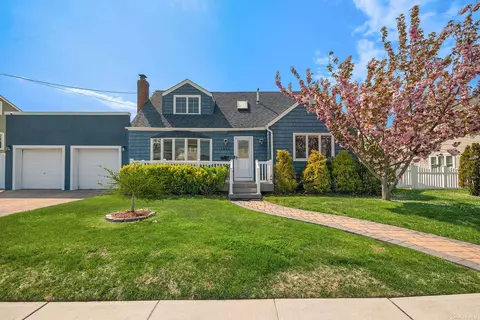 4552 Decatur, Island Park, NY 11558