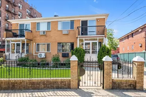 34-20 150th St, Flushing, NY 11354